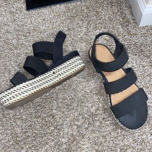 Sandals black platform 7 and a half